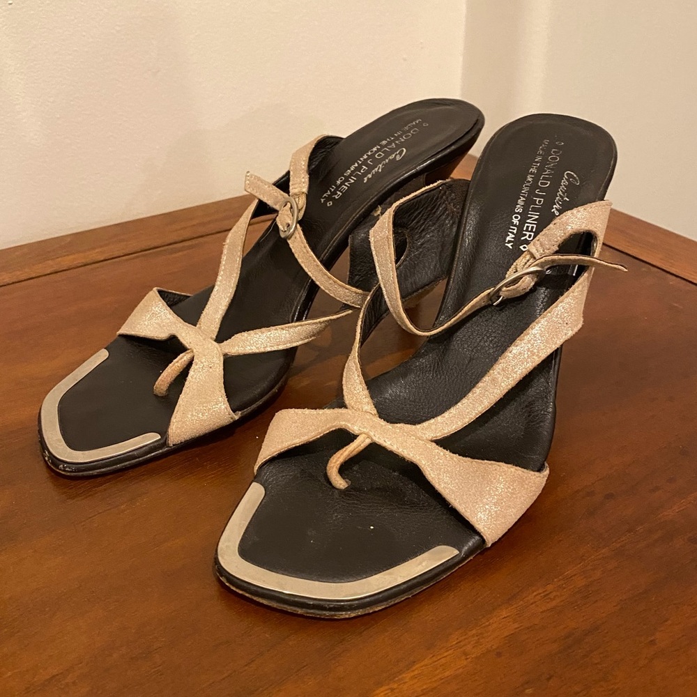 Donald J Pliner Pumps, size 7